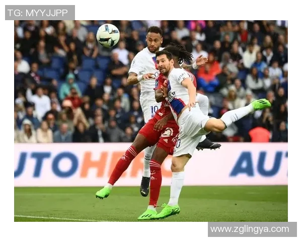 西甲惊现冷门巴黎圣日耳曼4-0莱比锡乌龙球引发全场狂欢