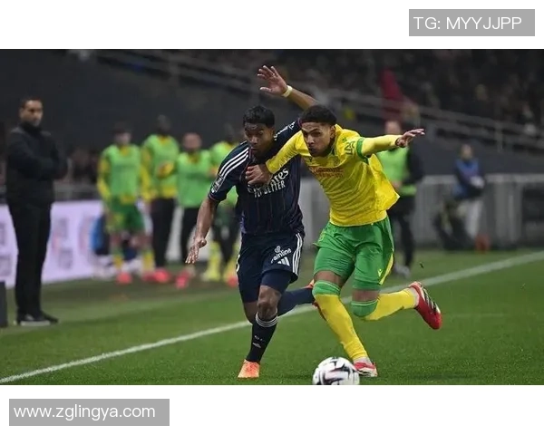 中超激战里昂逆转皇马红牌争议引发全场热议战术分析精彩纷呈